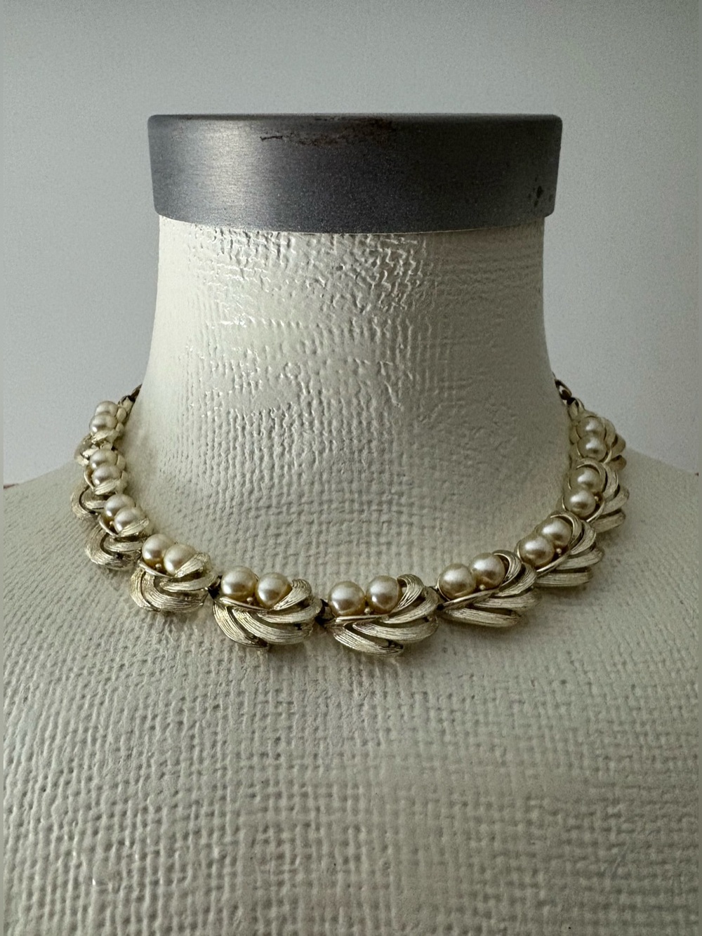 Lisner Vintage-Style Pearl & Gold Tone Statement Necklace - Elegant Choker